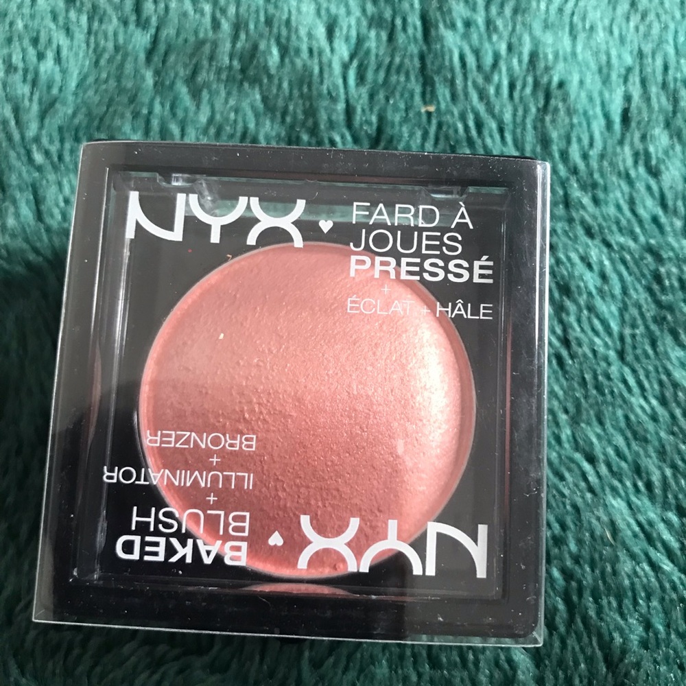 New with tags! NYX Blush illuminator